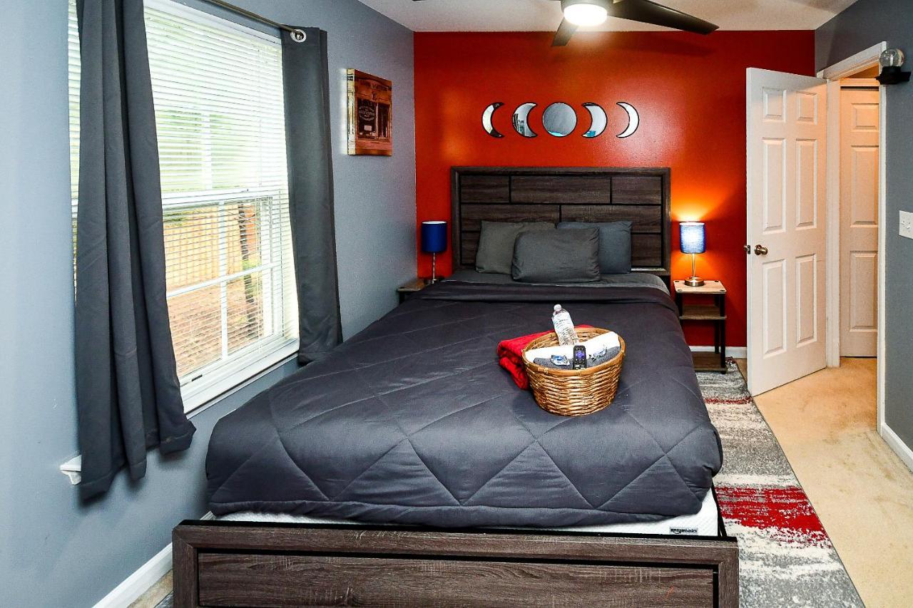 Amazing Large 3 Bed House With King Bed Less Than 10 Miles To Dtwn แอตแลนตา ภายนอก รูปภาพ